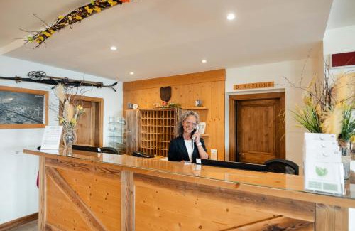 Vaneze Hotel | Elegant Retreat at Hotel Monte Bondone with Ocean Views