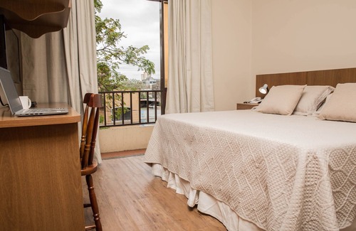 Centro Hotel | Discover Hotel Monte Carlo: Family-Friendly with Dining Options
