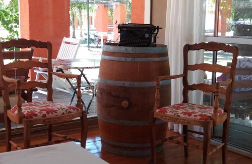 Vera Hotel | Pet-Friendly Hotel Monte Regina with Pool & Breakfast