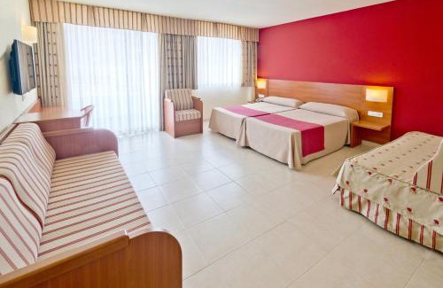 Santa Susanna Hotel | Elegant Hotel Montemar Maritim with Oceanfront Pool Access