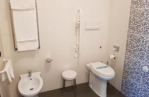Peschiera Borromeo Hotel | Convenient Hotel Montini Near Linate Airport with Breakfast