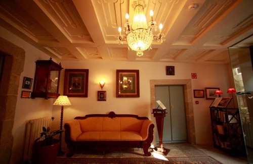 Lugo Hotel | Elegant Hotel Monumento Pazo de Orbán with Spa & Dining
