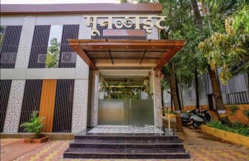 Malad West Hotel | Affordable Family Getaway at Moon Lite Residency, Malad West