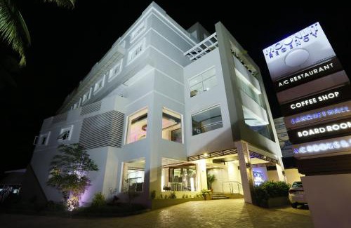 Thodupuzha Hotel | Discover Hotel Moonlit Regency: 4-Star Comfort Awaits