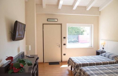 Viadana Hotel | Discover Hotel Motel Giglio: Rated 9/10 with Spa & Breakfast