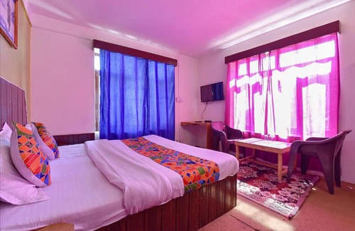 Aleo Hotel | Exceptional Hotel Mountain Inn: Pet-Friendly & Breakfast Included