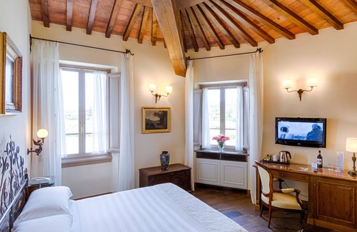 Florence Hotel | Indulge at Hotel Mulino di Firenze with Pool & Spa Access