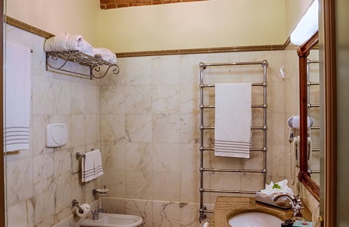 Florence Hotel | Indulge at Hotel Mulino di Firenze with Pool & Spa Access