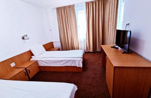 Baile Felix Hotel | Family-Friendly Hotel Muncel Băile Felix with Pool Access