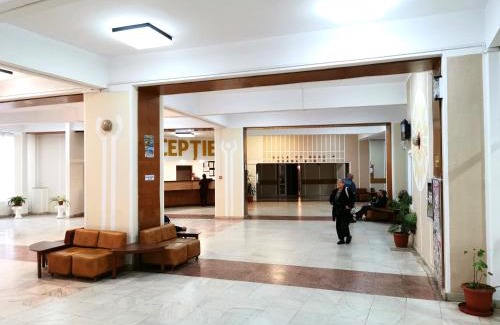 Baile Felix Hotel | Family-Friendly Hotel Muncel Băile Felix with Pool Access