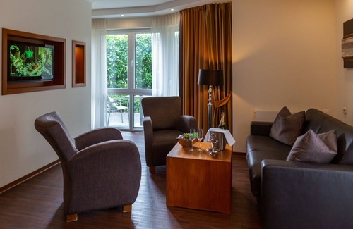 Ibbenbueren Hotel | Discover Hotel Mutter Bahr: 4-Star with Pool & Spa