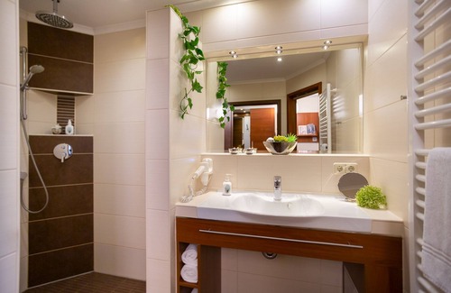 Ibbenbueren Hotel | Discover Hotel Mutter Bahr: 4-Star with Pool & Spa