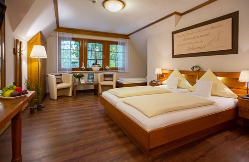 Ibbenbueren Hotel | Discover Hotel Mutter Bahr: 4-Star with Pool & Spa