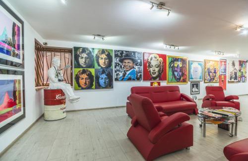 Juh Hotel | Discover Hotel Muza: Family and Pet-Friendly Stay Awaits