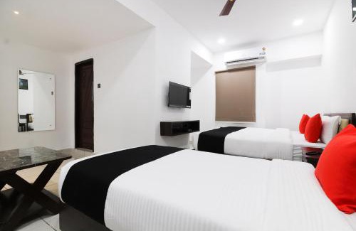 Hyderabad Hotel | Budget-Friendly Hotel Mythri with Breakfast & Family Amenities