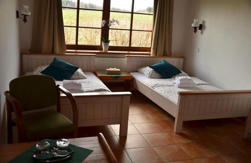 Mirosov Hotel | Pet-Friendly Hotel Na Statku Mirošov with Restaurant & Family Perks