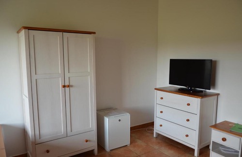 Mirosov Hotel | Pet-Friendly Hotel Na Statku Mirošov with Restaurant & Family Perks
