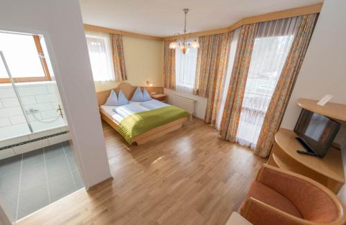 Weissbriach Hotel | Top-Rated Hotel Naggler Weissbriach with Oceanfront Pool