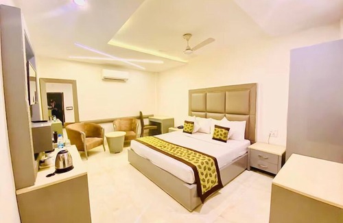 Ludhiana Hotel | Relax at Hotel Nagpal Regency with Spa & Restaurant Amenities