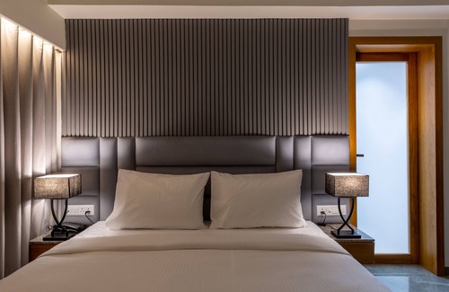 Ellis Bridge Hotel | Hotel Nalanda