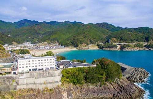 Kumano Hotel | Budget-Friendly Hotel Nami with Accessible Amenities
