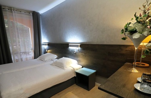 La Turbie Hotel | Discover Hotel Napoléon: Spa & Family-Friendly Retreat