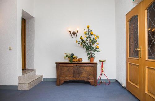Teuchern House | Family-Friendly Hotel Naundorf: Your Budget Retreat Awaits