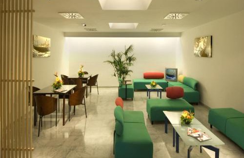 Santa Cruz de Tenerife Hotel | Experience Comfort at Hotel Nautico – Rated 8/10 by Guests