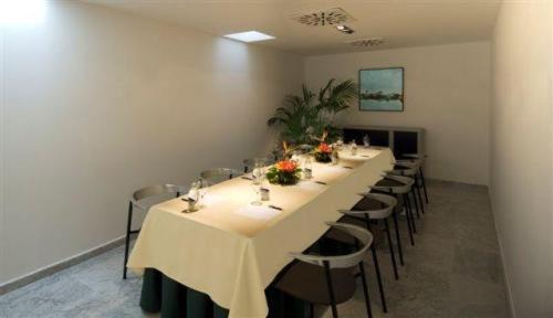 Santa Cruz de Tenerife Hotel | Experience Comfort at Hotel Nautico – Rated 8/10 by Guests