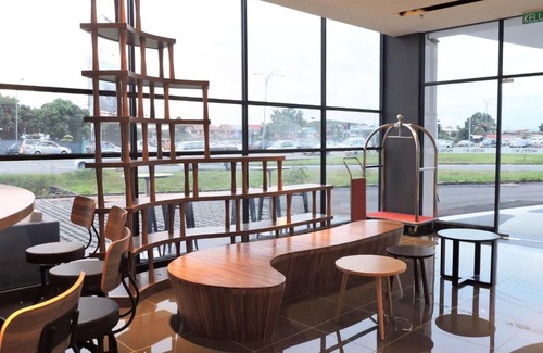 Penampang Hotel | Discover Hotel N°5: Family-Friendly with Complimentary Breakfast
