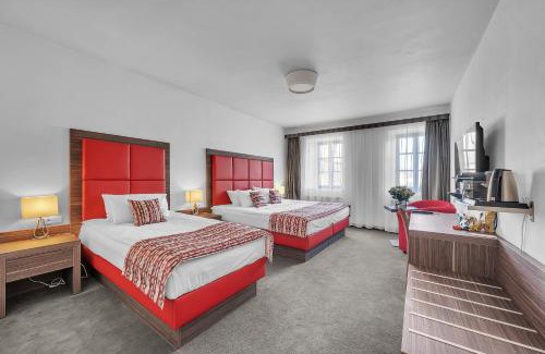 Trutnov Hotel | Discover Nelly Kellys Hotel: Family-Friendly Retreat, 4 Stars
