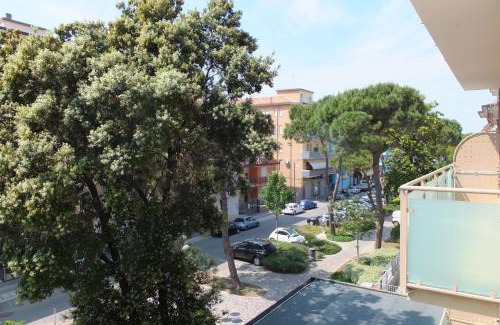 Chioggia Hotel | Hotel Nettuno: Oceanfront Stay with Pet-Friendly Amenities