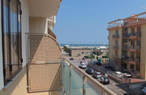 Chioggia Hotel | Hotel Nettuno: Oceanfront Stay with Pet-Friendly Amenities