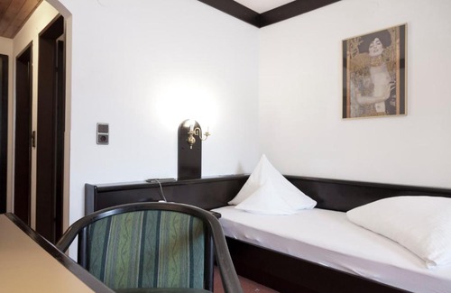 Nauders Hotel | Hotel Neue Burg: 4-Star Retreat with Pool & Pet-Friendly Perks