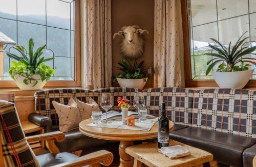 Brandenberg Hotel | Pet-Friendly Hotel Neuwirt: Guest Rated 9.1 with Dining Options