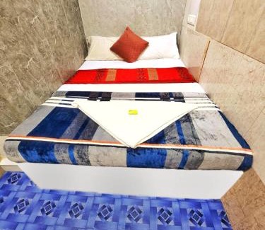 Prabhadevi House | Budget-Friendly Hotel New Amaan Palace - Pet & Child Friendly