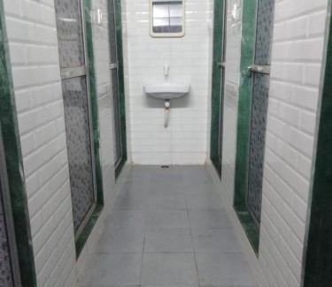 Prabhadevi House | Budget-Friendly Hotel New Amaan Palace - Pet & Child Friendly