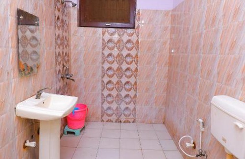 Agra Hotel | Cozy Hotel New Bakshi House with Family-Friendly Amenities