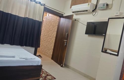 Orai Hotel | Hotel New Mandpam