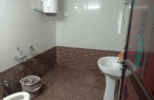 Orai Hotel | Hotel New Mandpam