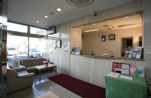 Izumisano Hotel | Family-Friendly Retreat at Hotel New Yutaka with Hot Tub