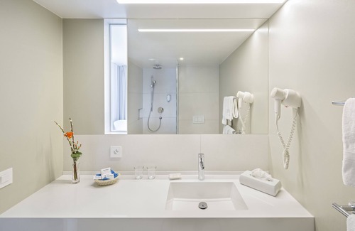 St. Gallen Hotel | Discover Hotel NewStar: Top-Rated Stay with Family Amenities
