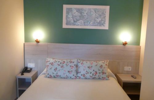La Seu d'Urgell Hotel | Pet-Friendly Hotel Nice with Restaurant & Breakfast Options