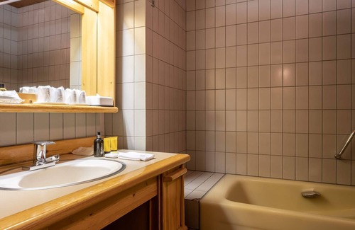 Tomakomai Hotel | Relax at Hotel Nidom: Spa, Hot Tub & Family-Friendly Stay