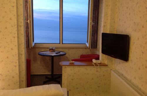 Nienhagen Hotel | Oceanfront Retreat at Hotel Nienhäger Strand - Rated 7.9/10