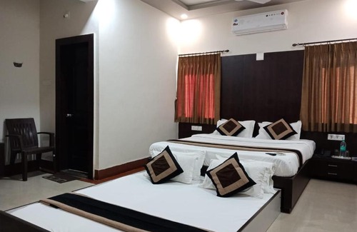 Dwarka Hotel | Comfortable Stay at Hotel Nilay with Family-Friendly Amenities