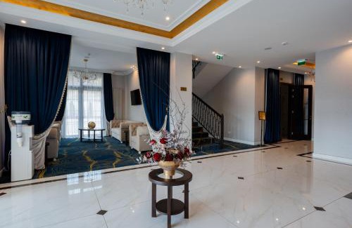 Ramnicu Valcea Hotel | Stylish Hotel NOBLESSE Boutique & Spa with Pool and Breakfast
