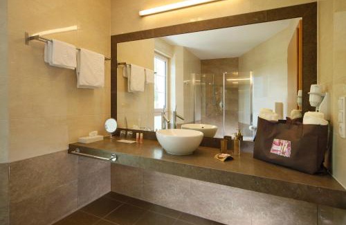 Naturno Hotel | Experience Oceanfront Comfort at Panorama Hotel Nocturnes