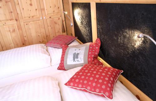 Sankt Moritz-Bad Hotel | Pet-Friendly Hotel Nolda with Hot Tub & Breakfast Included