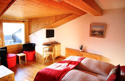 Sankt Moritz-Bad Hotel | Pet-Friendly Hotel Nolda with Hot Tub & Breakfast Included